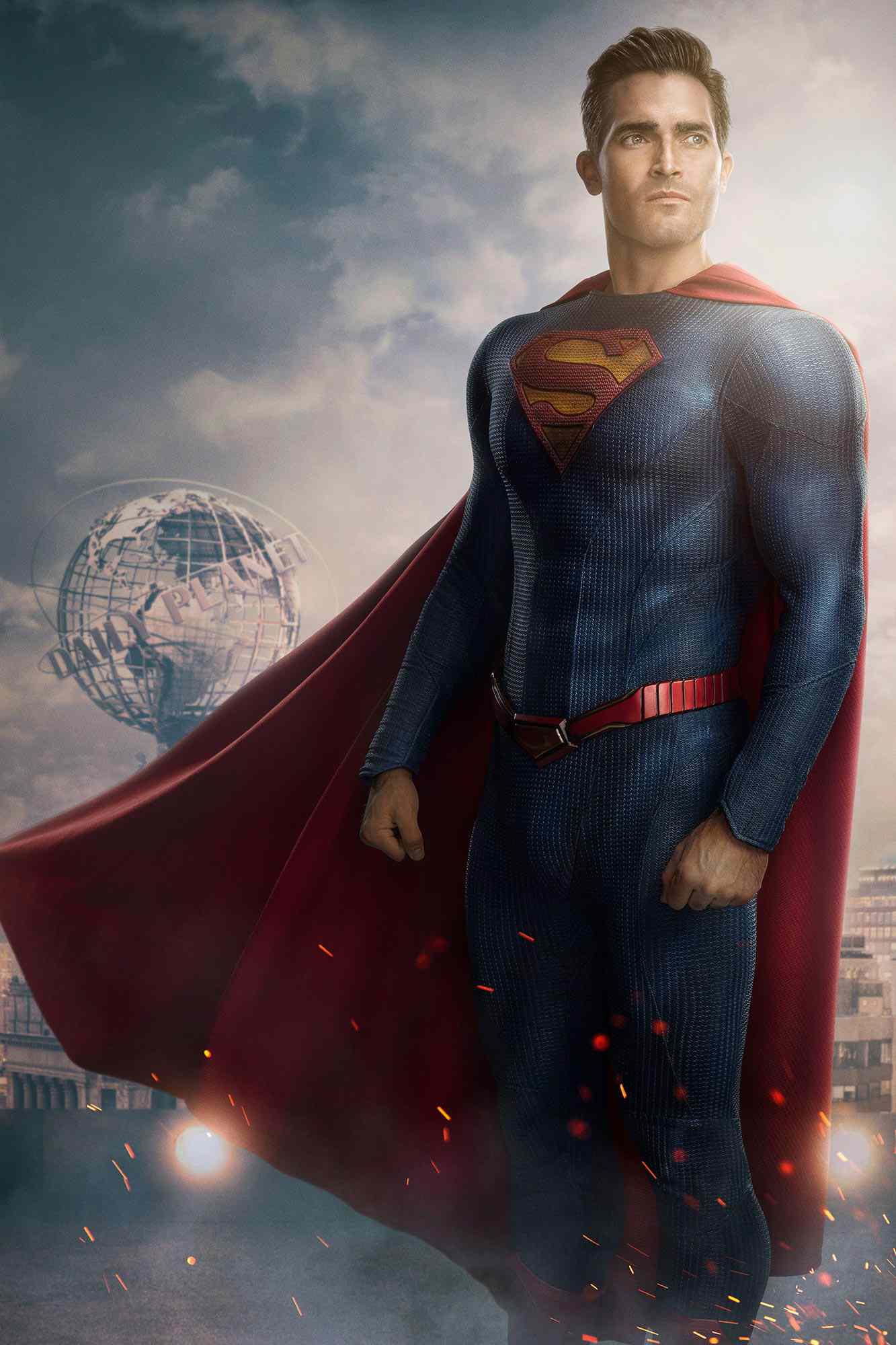 Superman & Lois reveals first photo of Tyler Hoechlin's new suit | EW.com