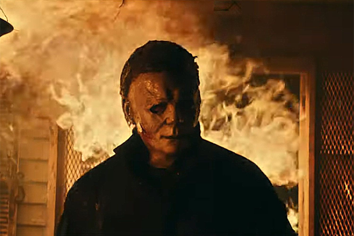 Jamie Lee Curtis strikes back at Michael Myers in Halloween Kills trailer |  EW.com