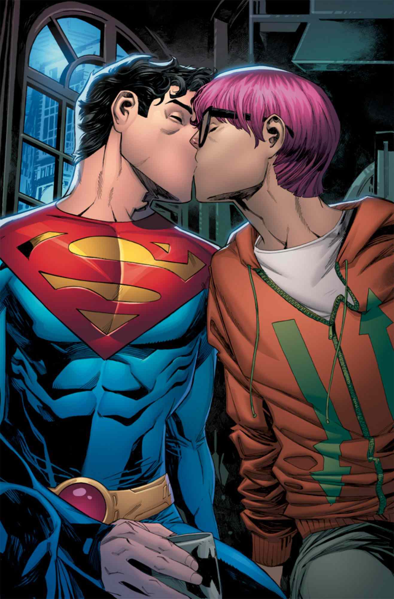 DC&#39;s new Superman comes out as bisexual in upcoming comic | EW.com