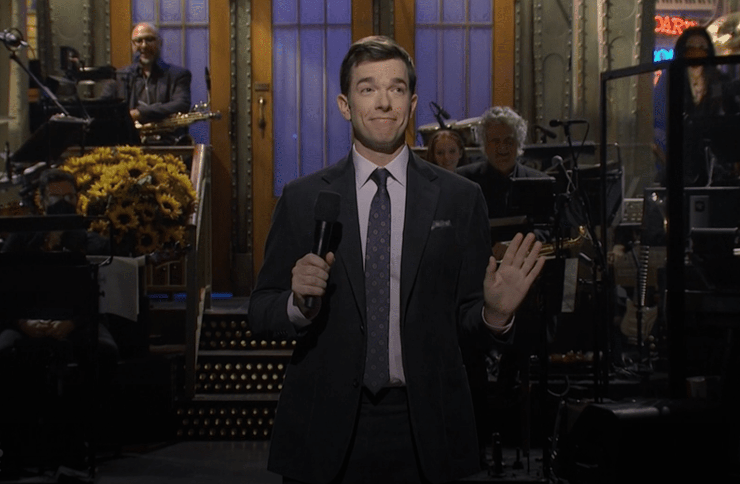 Saturday Night Live recap: John Mulaney opens up about sobriety | EW.com
