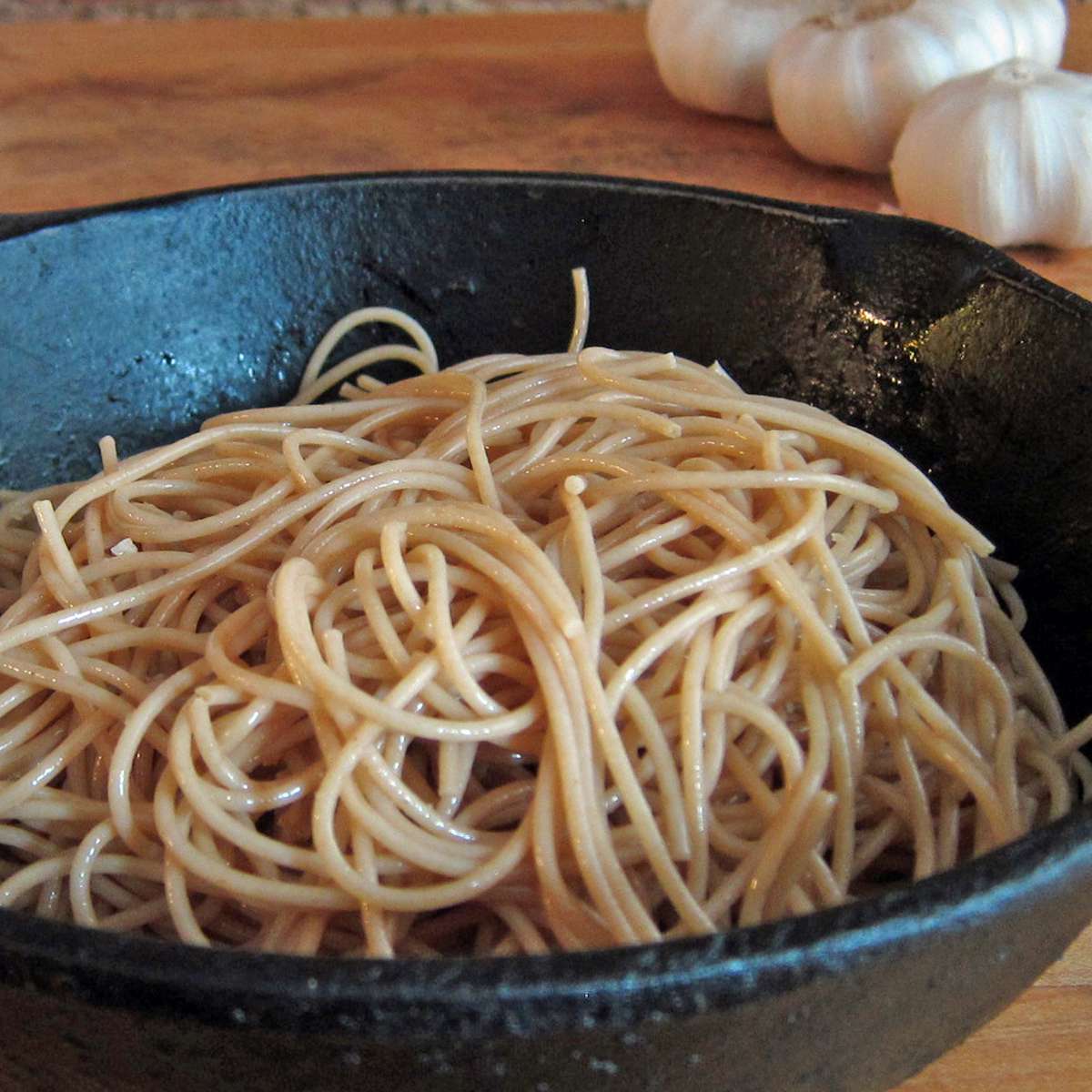 Whole Wheat Spaghetti With Garlic Olive Oil Recipe Scott Hocker Food Wine
